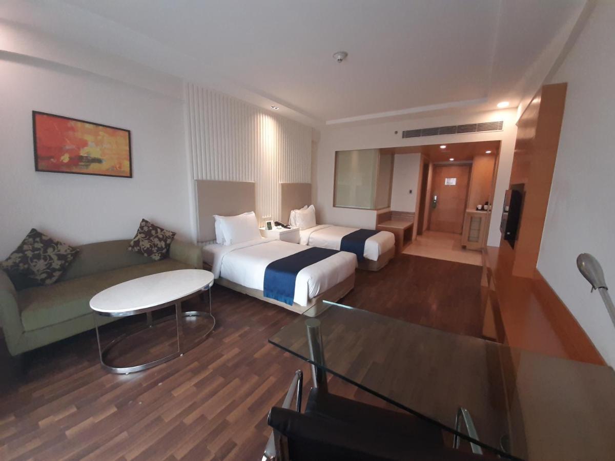 Holiday Inn Amritsar Ranjit Avenue By Ihg Εξωτερικό φωτογραφία