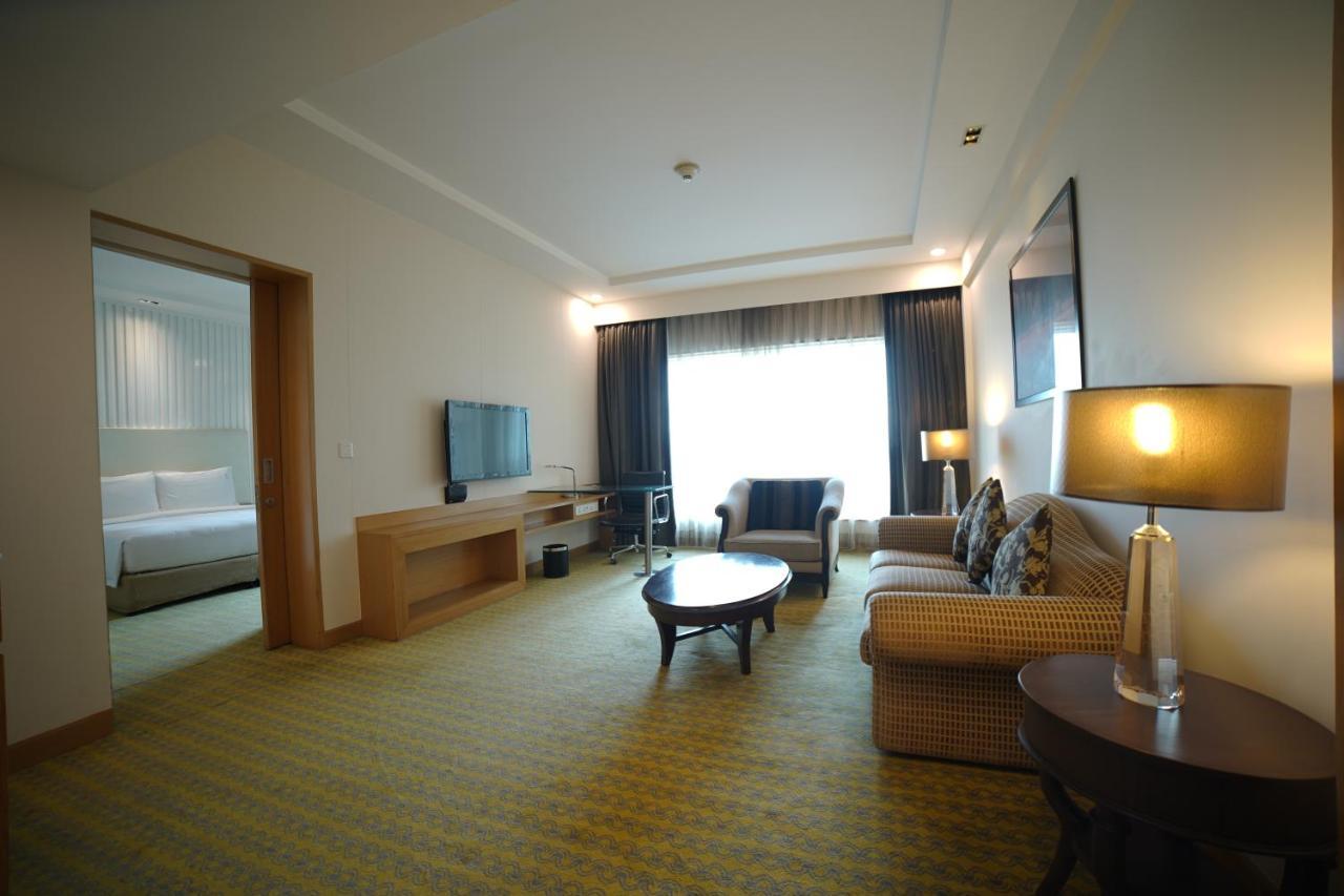 Holiday Inn Amritsar Ranjit Avenue By Ihg Εξωτερικό φωτογραφία