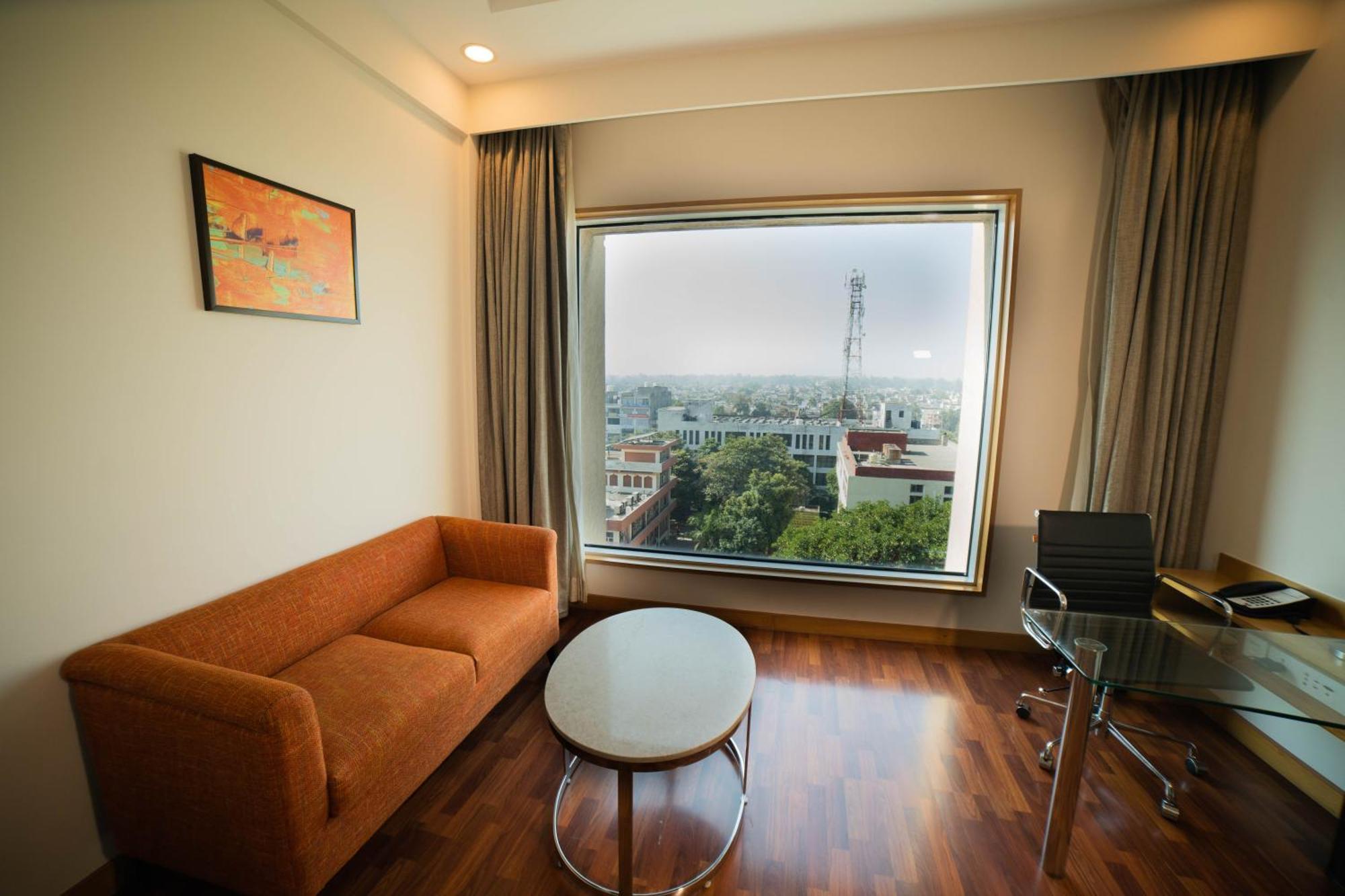Holiday Inn Amritsar Ranjit Avenue By Ihg Εξωτερικό φωτογραφία